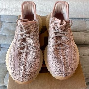 Yeezy Boost 350 v2 FV5666